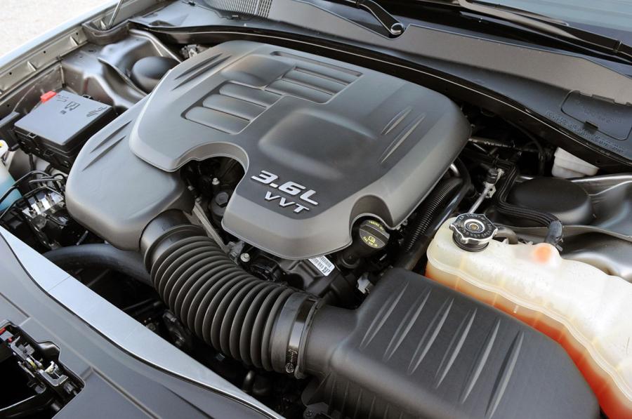  Chrysler 300C S 2012 года  (фото 28 из 46)